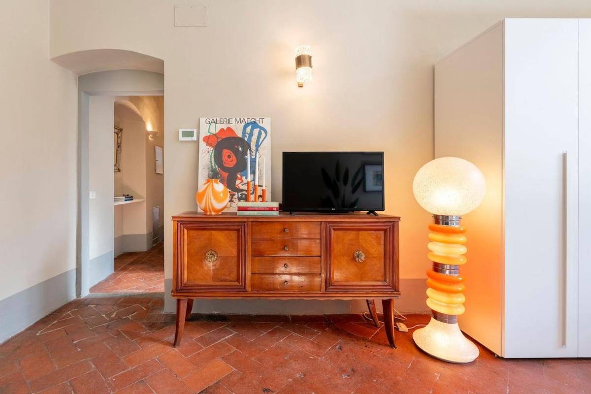 Stunning In Antique Xii Appartement Florence