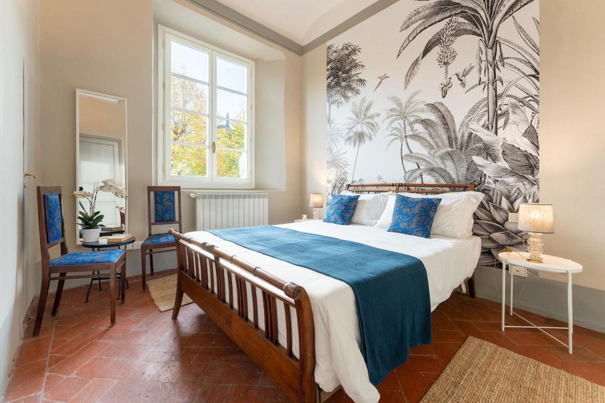 Stunning In Antique Xii Appartement Florence